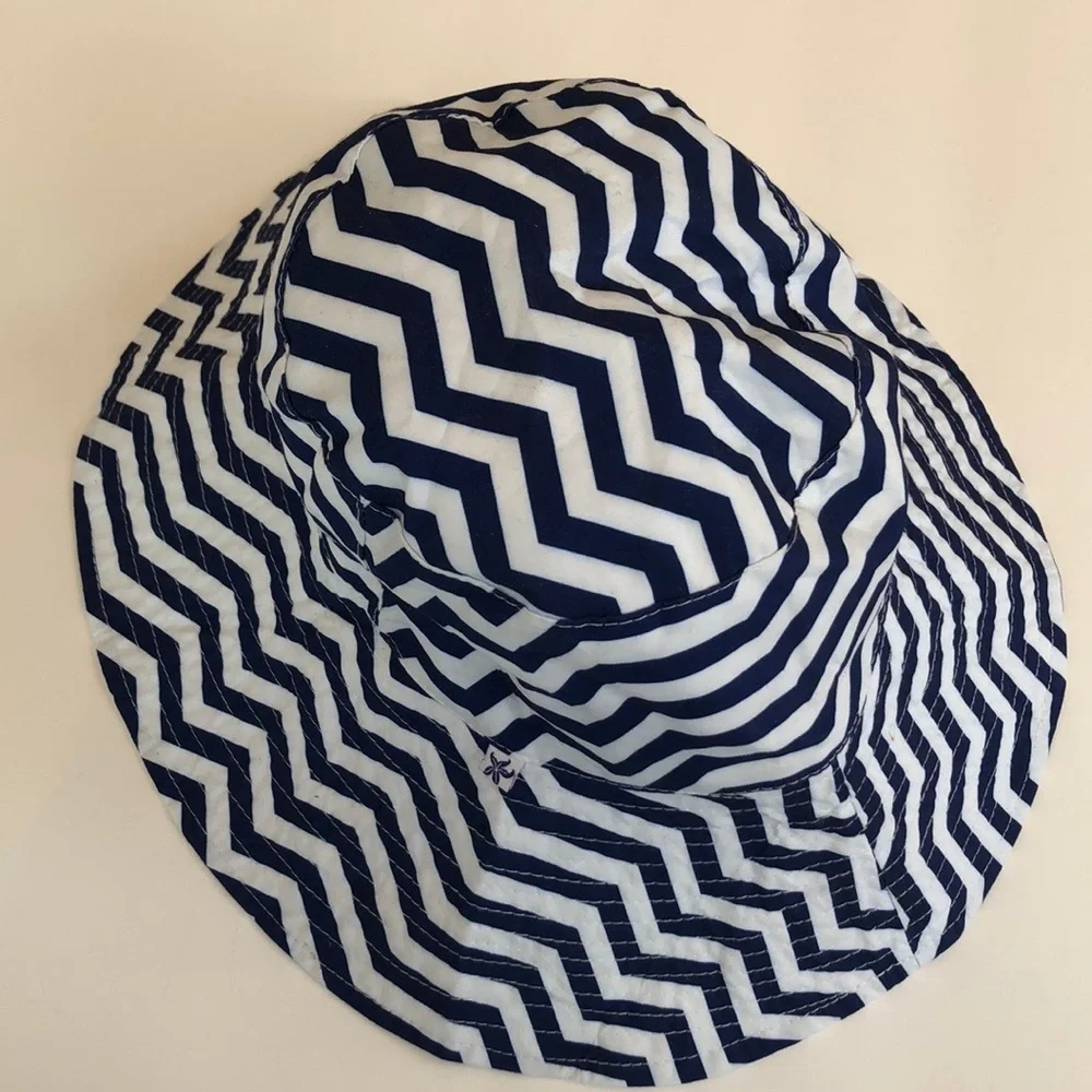 Chevron blue white bucket style summer beach casual lightweight hat preppy
